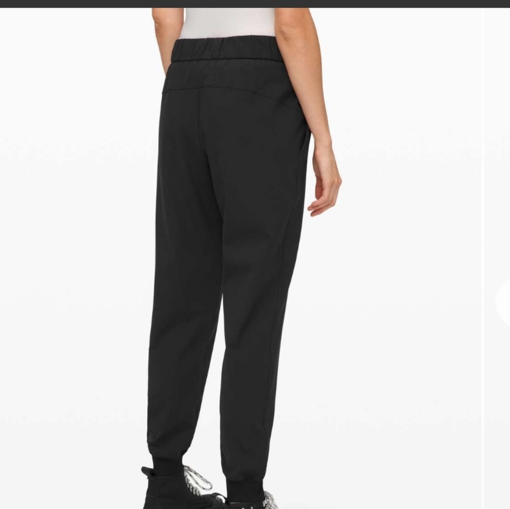 Lululemon On the Fly Jogger *Luxtreme Black